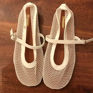 ⭐️Mini Dreamers Girls Lala Mesh Ballet Flats⭐️ Size 34 White